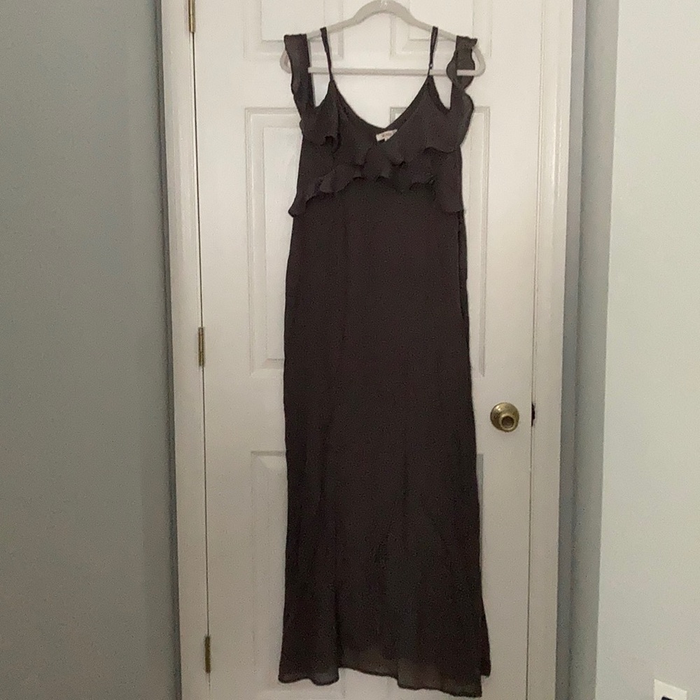 Cold-shoulder maxi dress